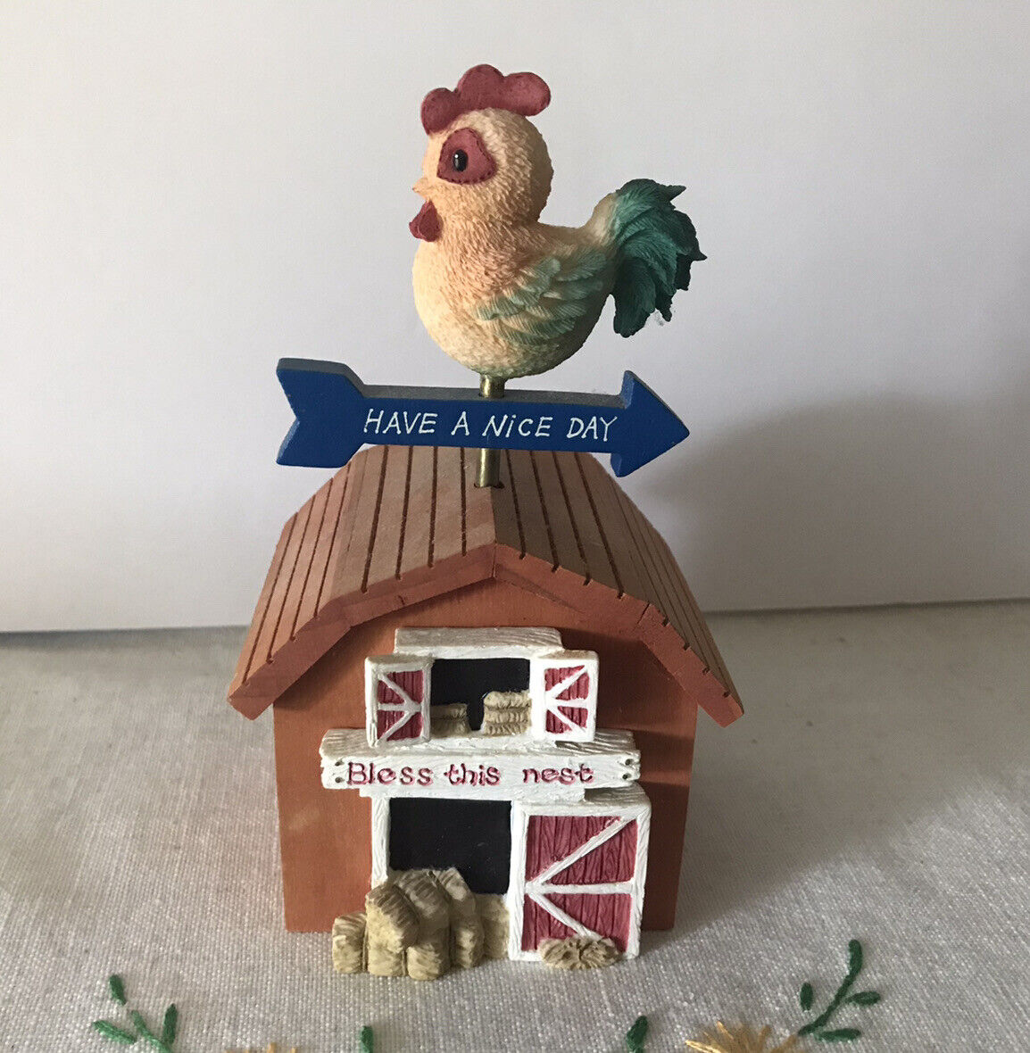 VTG Enesco Musical Barn Rotating Rooster On Roof-Plays “Old McDonald Had A Farm”