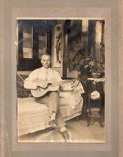 Bohemian Flamboyant Man Playing Guitar 1900s Antique Boudoir Cabinet Card Photo picture