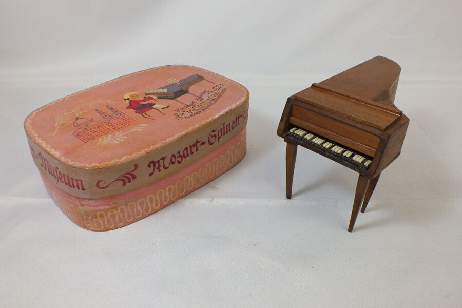 Vintage Mozart Museum Spinett Piano Music Box Handpainted Wood Box