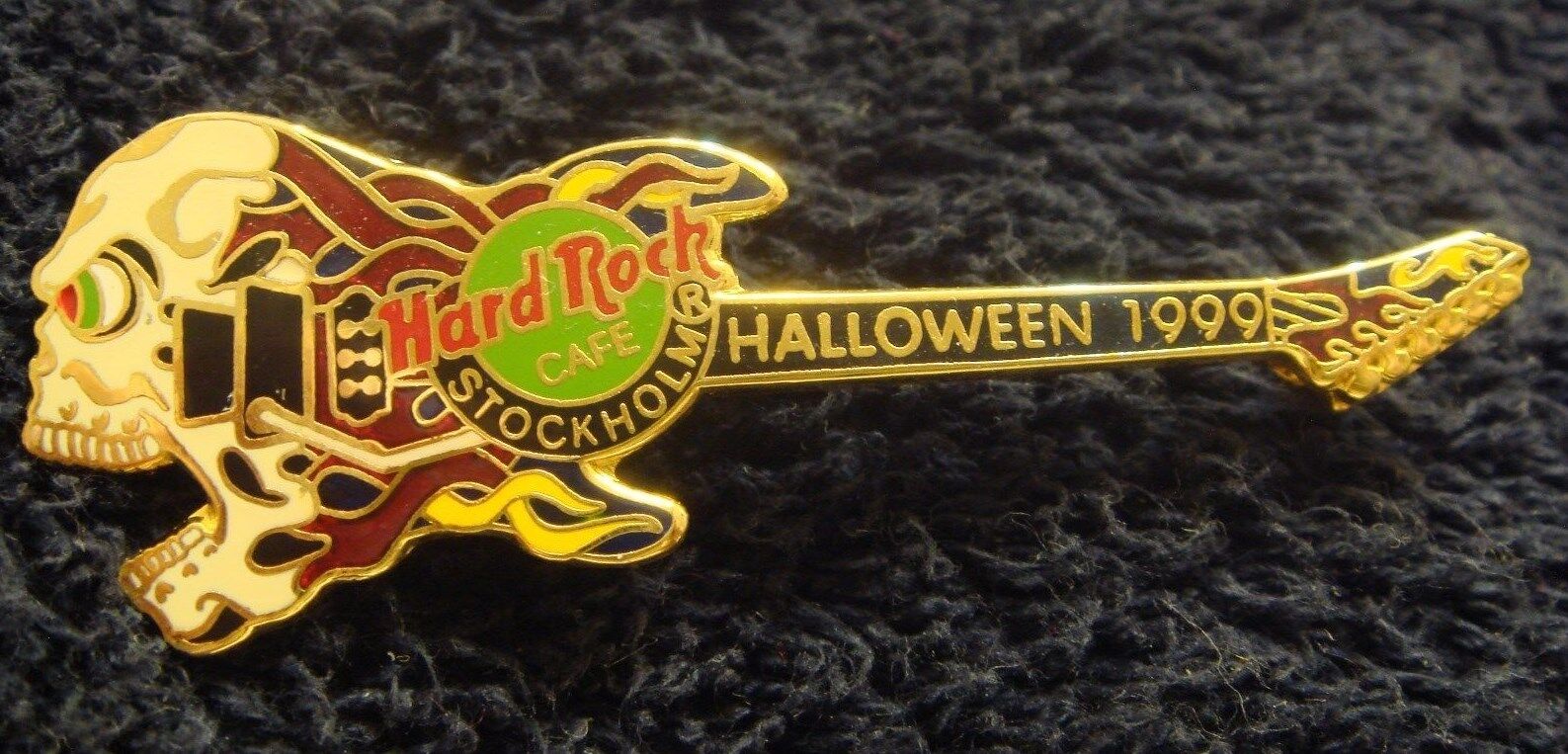 Hard Rock Cafe Stockholm Multi-Color Screaming Skull Halloween 1999 Guitar Pin