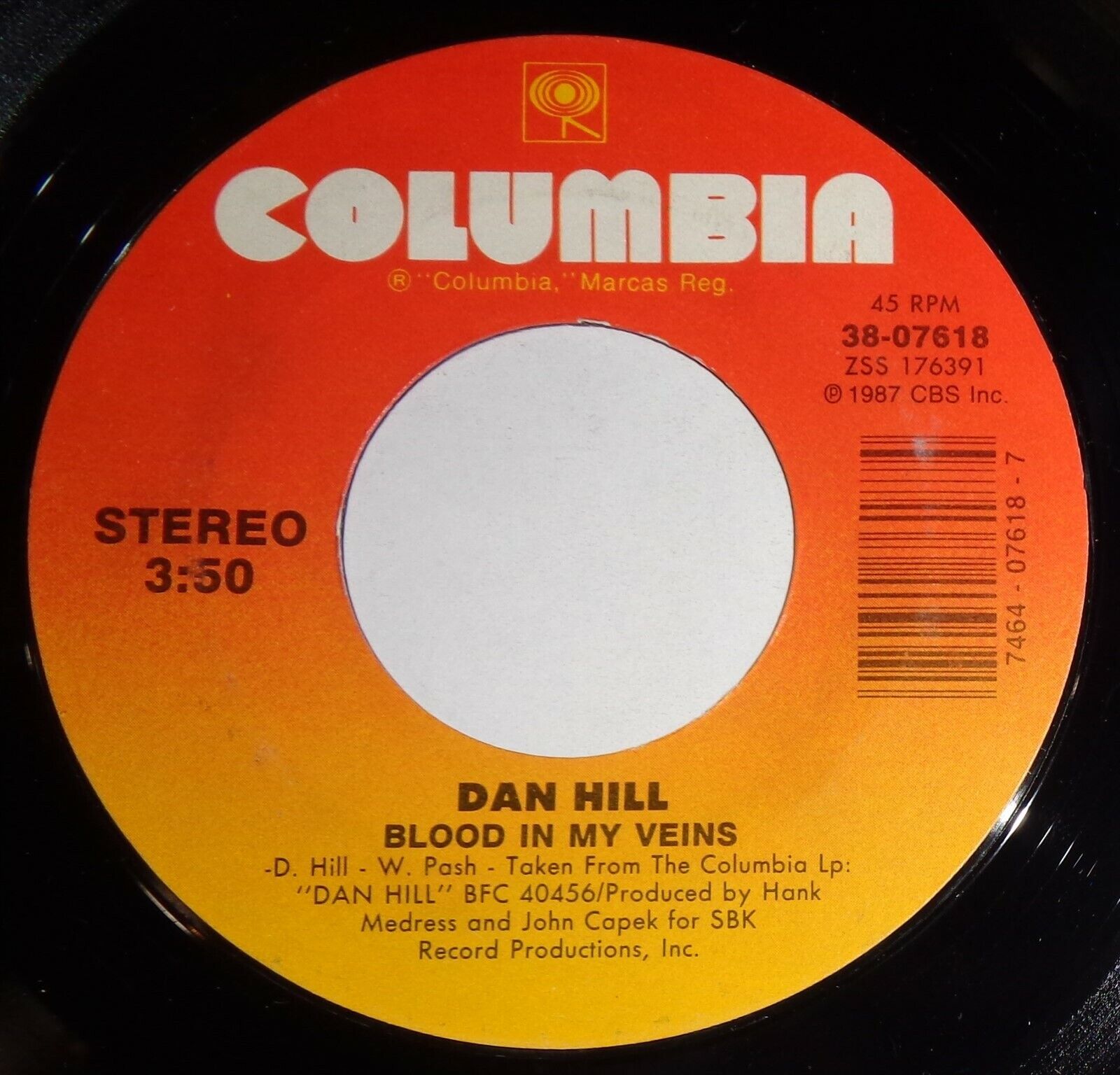 Dan Hill 45 RPM - Blood In My Veins / Never Thought NM VG++ / VG++ E9