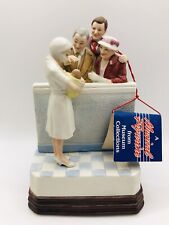 Vintage 1988 Museum Collections Music Box The New Arrival Normal Rockwell picture