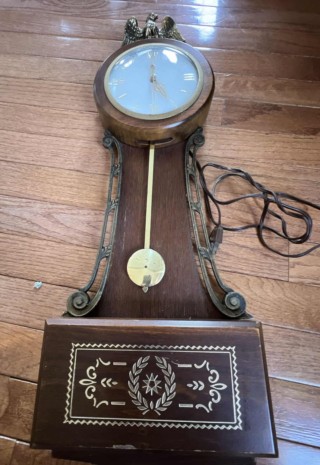 Vintage Untied Electric Banjo Wooden Wall Clock, Model No. 408 Works