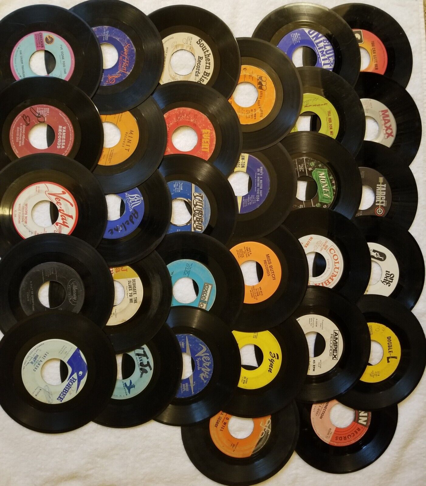 Lot of (30) Random 45 rpm Vintage 7” Vinyl Records Jukebox Rock Pop Country Soul