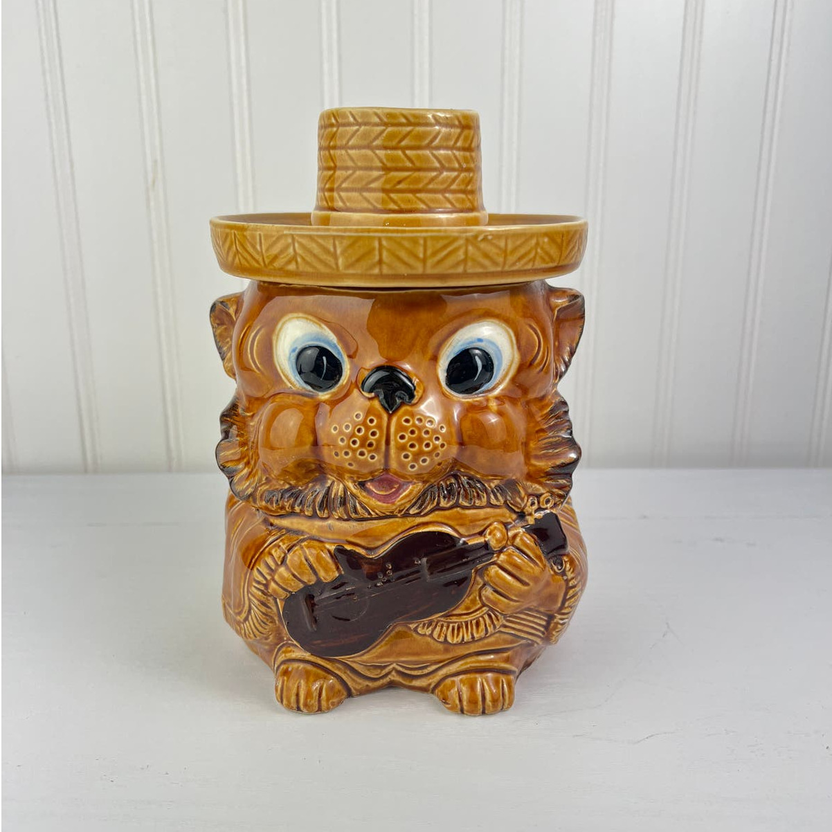 Vintage Kitsch Anthropomorphic Brown Bear Cookie Jar Holding Guitar Hat Japan