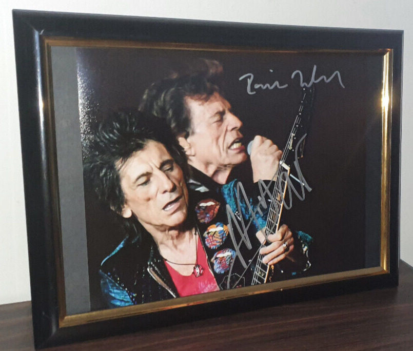 MICK JAGGER, RONNIE WOOD - HAND SIGNED WITH COA - FRAMED ROLLING STONES 8X10