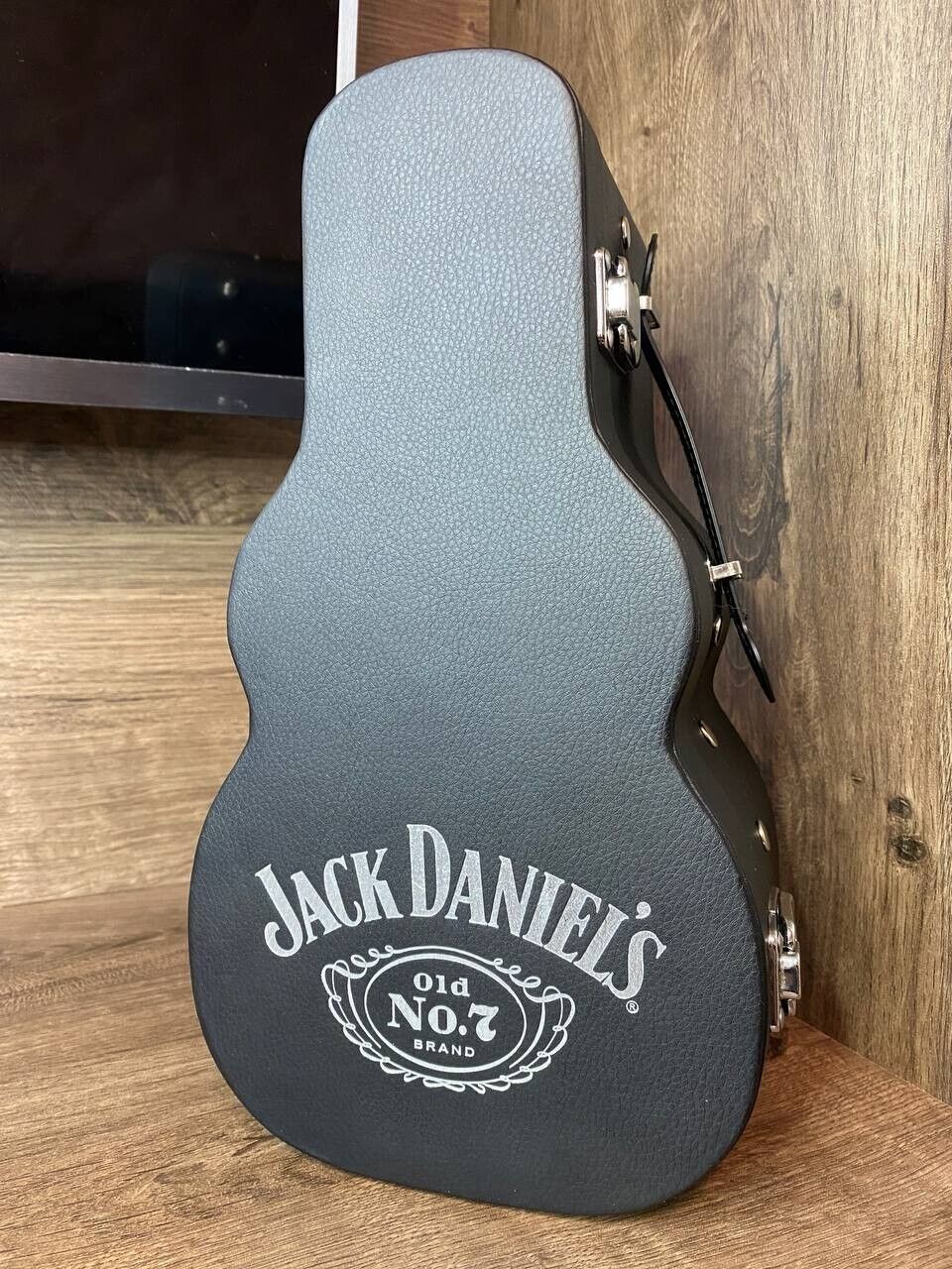 Jack Daniel\'s Whiskey Limited Edition Guitar Case with Bottle Stopper
