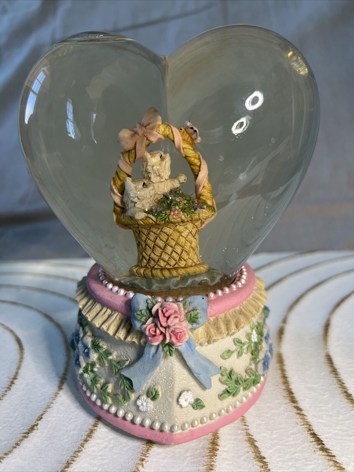 Vintage Heart Shaped Snow Globe Music Box Cats in Basket Coquette Shabby Chic