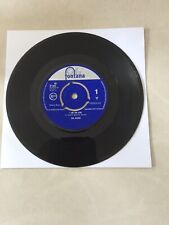 The Avons - I Am The One 7 Inch Vinyl picture