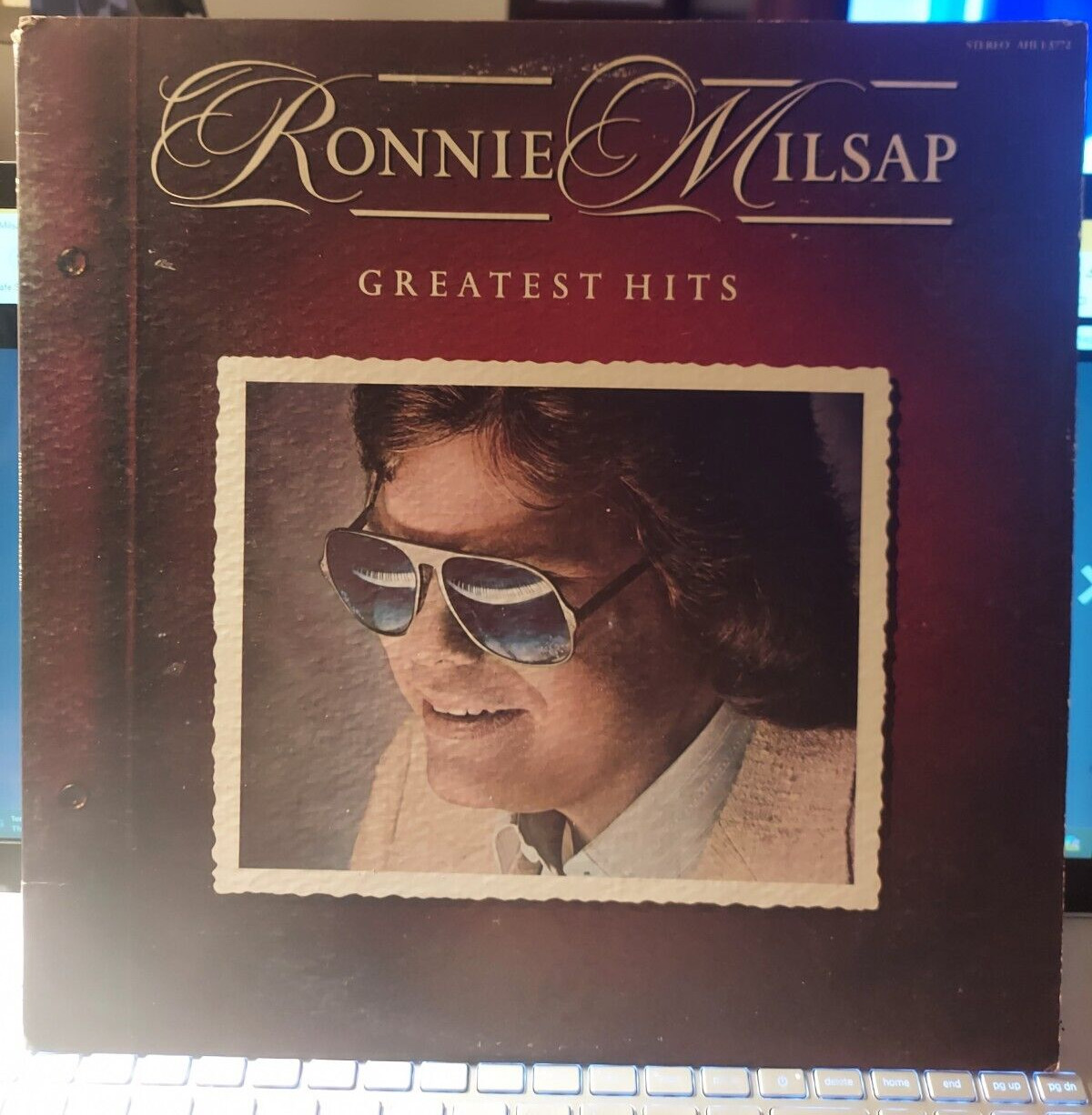 Ronnie Milsap - Greatest Hits LP  RCA Records, AAL1-3772 - Country - VG++/VG+