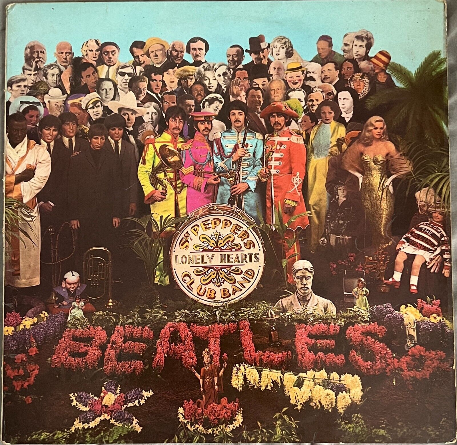 The Beatles_Sgt. Pepper\'s Lonely Hearts Club Band LP_1967_1 st UK Press_Gatefold