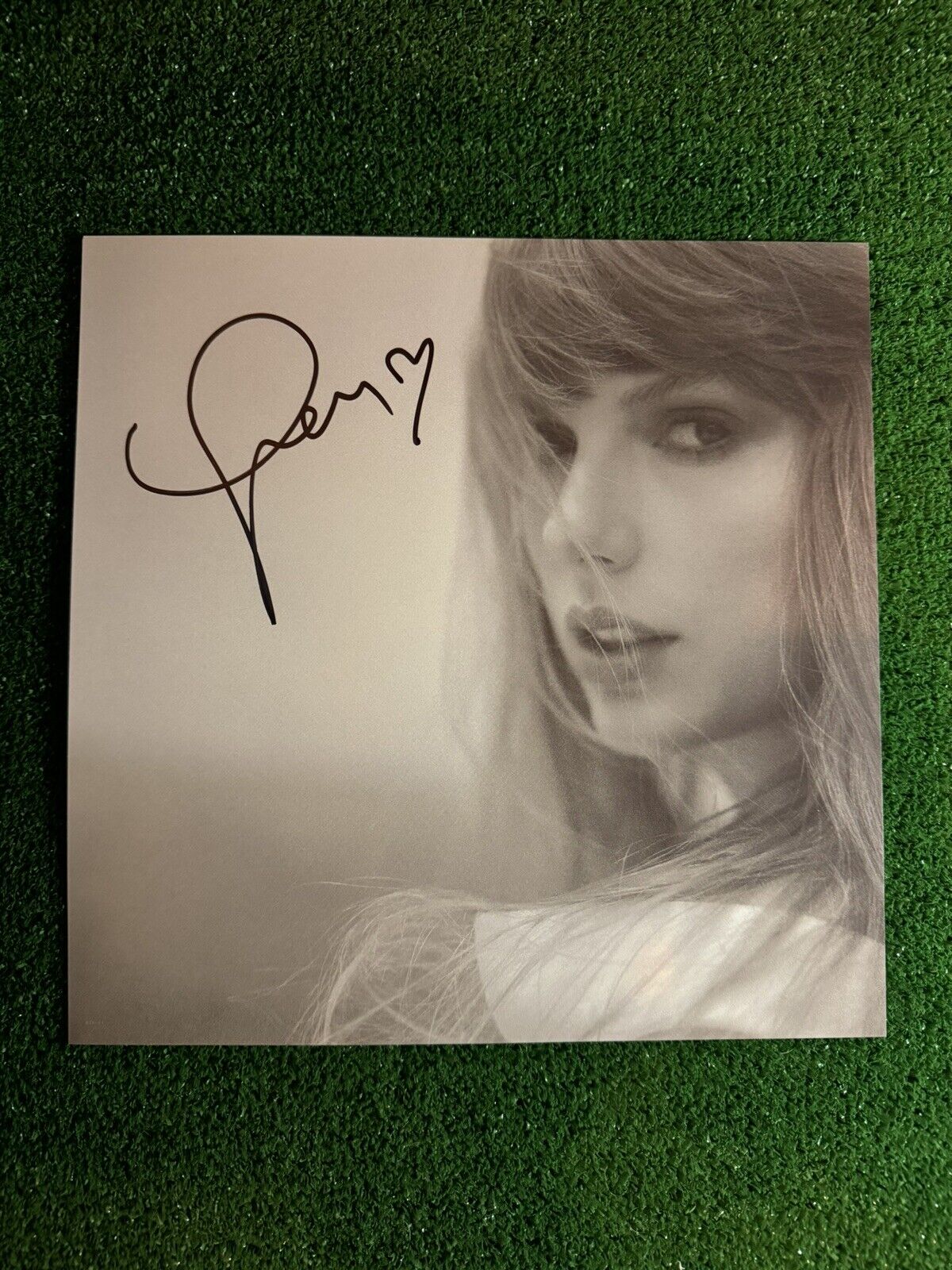 Taylor Swift The Tortured Poets Department Vinyl With Hand Signed Photo W/ HEART
