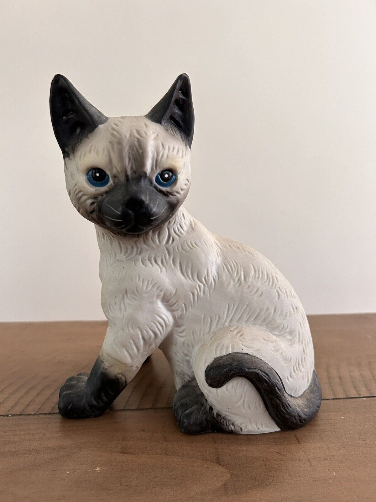Vintage Ceramic Siamese Cat Figurine Music Box