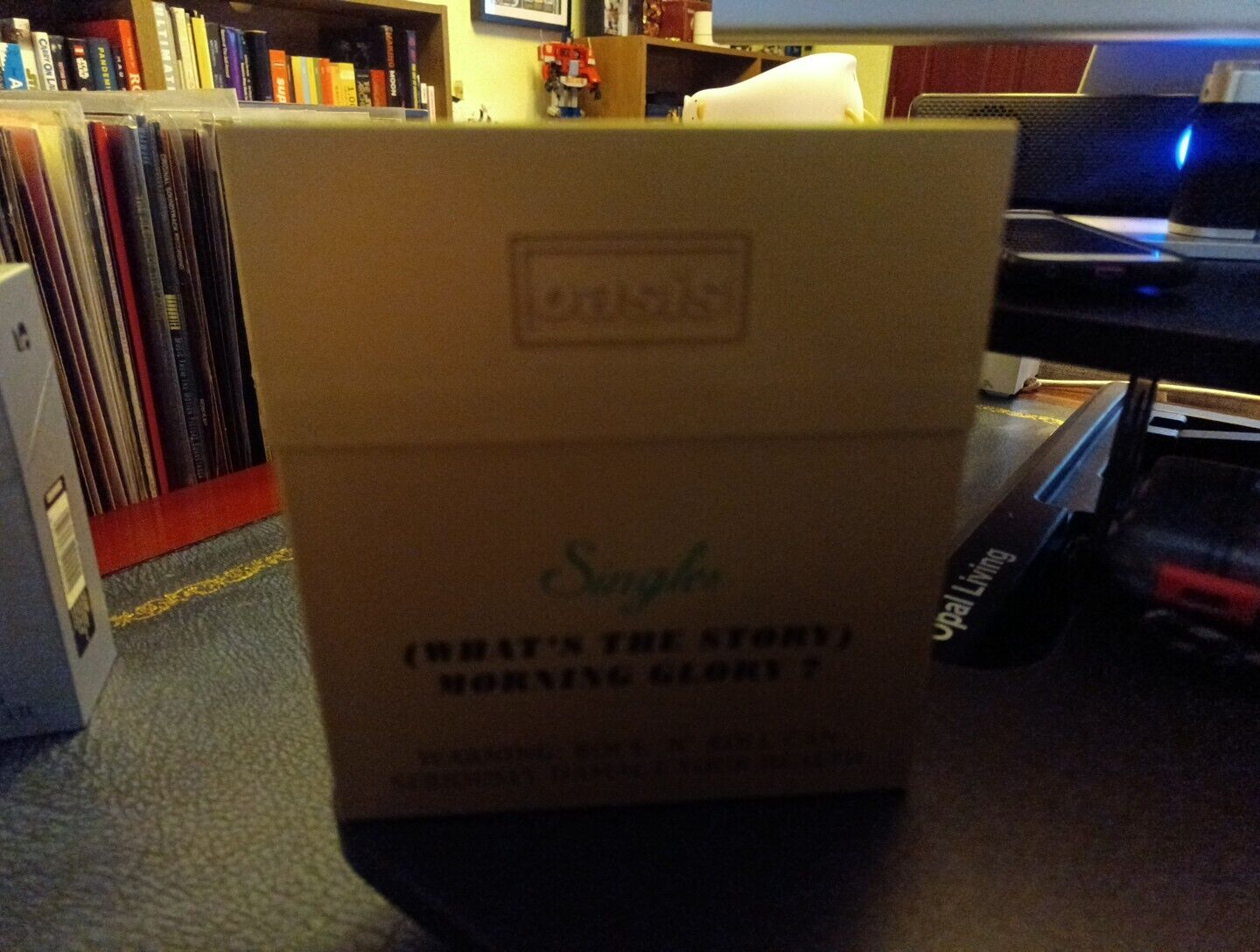 Oasis - (What\'s the Story) Morning Glory? Singles Box Set (1996) Cracked Hinge 