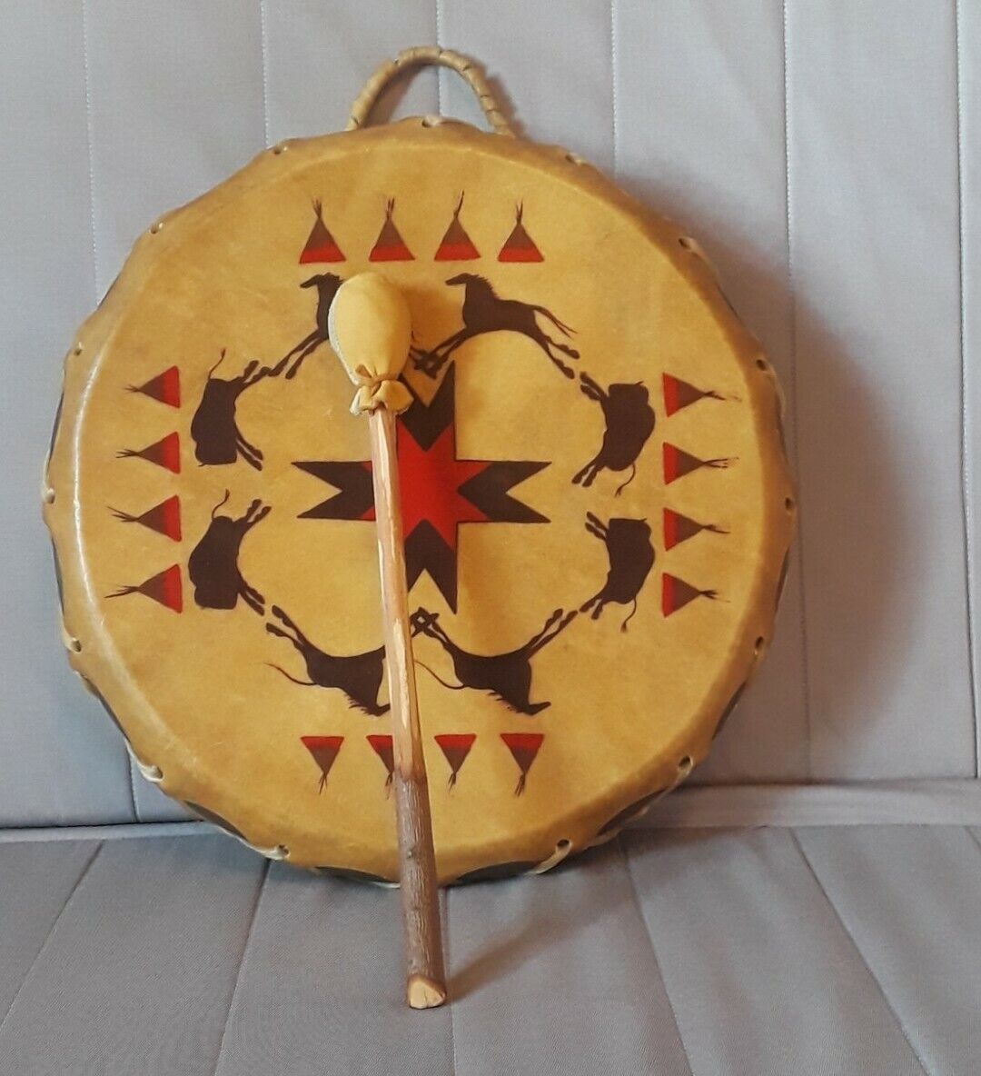 NATIVE AMERICAN TAOS - Indian DRUM with beater