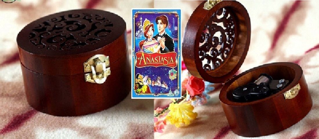 VINTAGE CIRCLE WOODEN  MUSIC BOX : ♫ Anastasia:Once Upon A December ♫ 