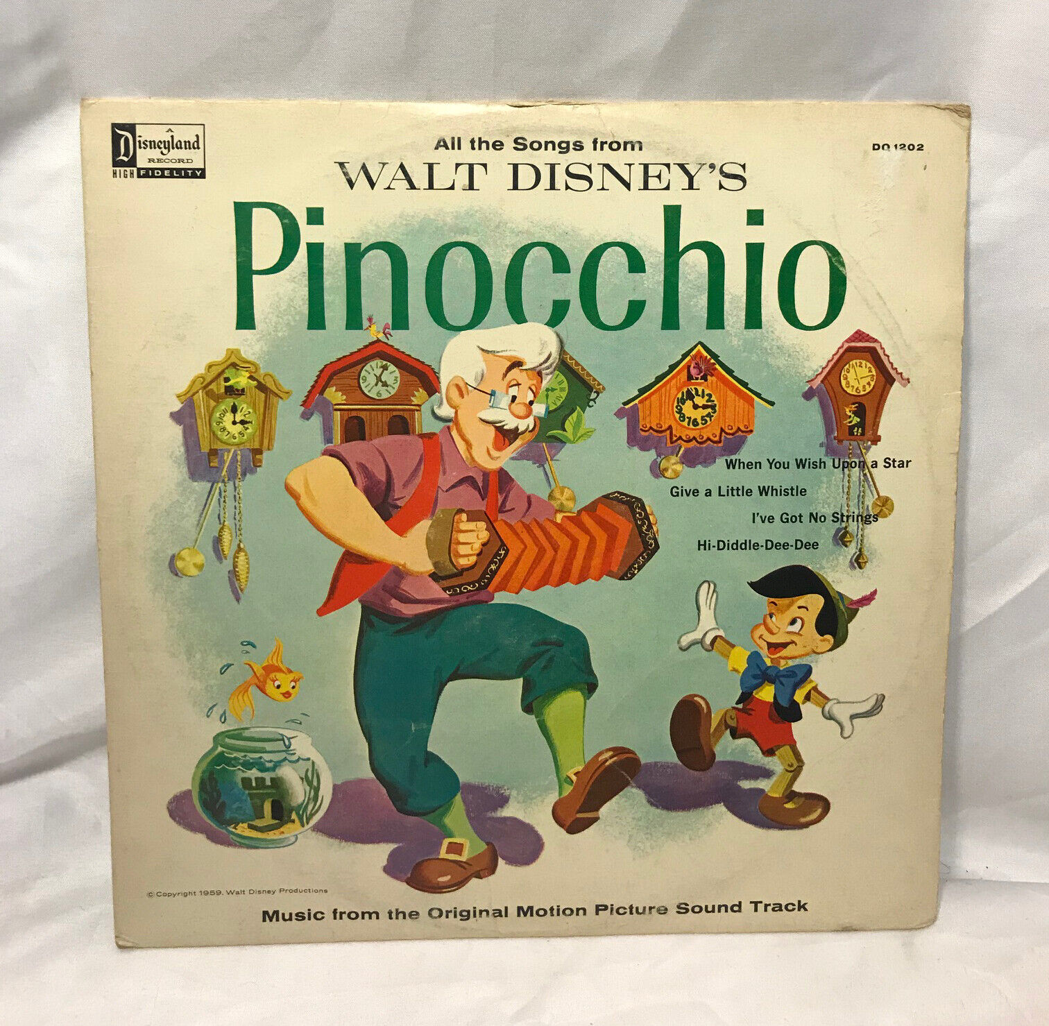 1959 Walt Disney Pinocchio Vinyl Record Disneyland Record DQ-1202 Its a Classic