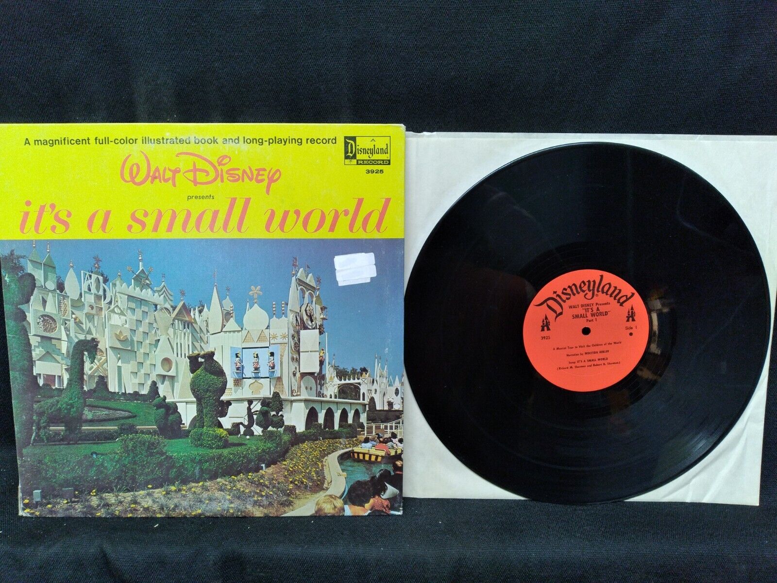 Walt Disney\'s It\'s A Small World vinyl LP Disneyland records 3925 1976