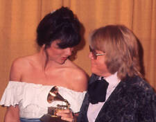American singer Linda Ronstadt and composer & musician Paul Willia- Old Photo 1 picture