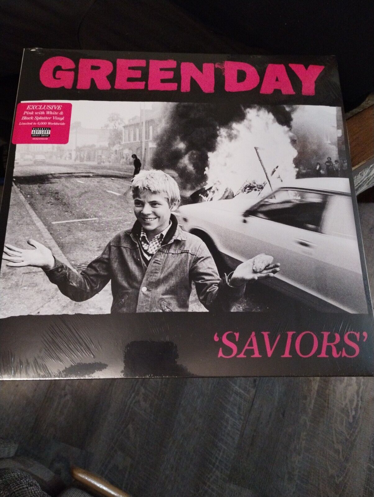 Green Day Saviors Vinyl- Spotify Excl.   Neon Pink- Black White Splatter LE 6000