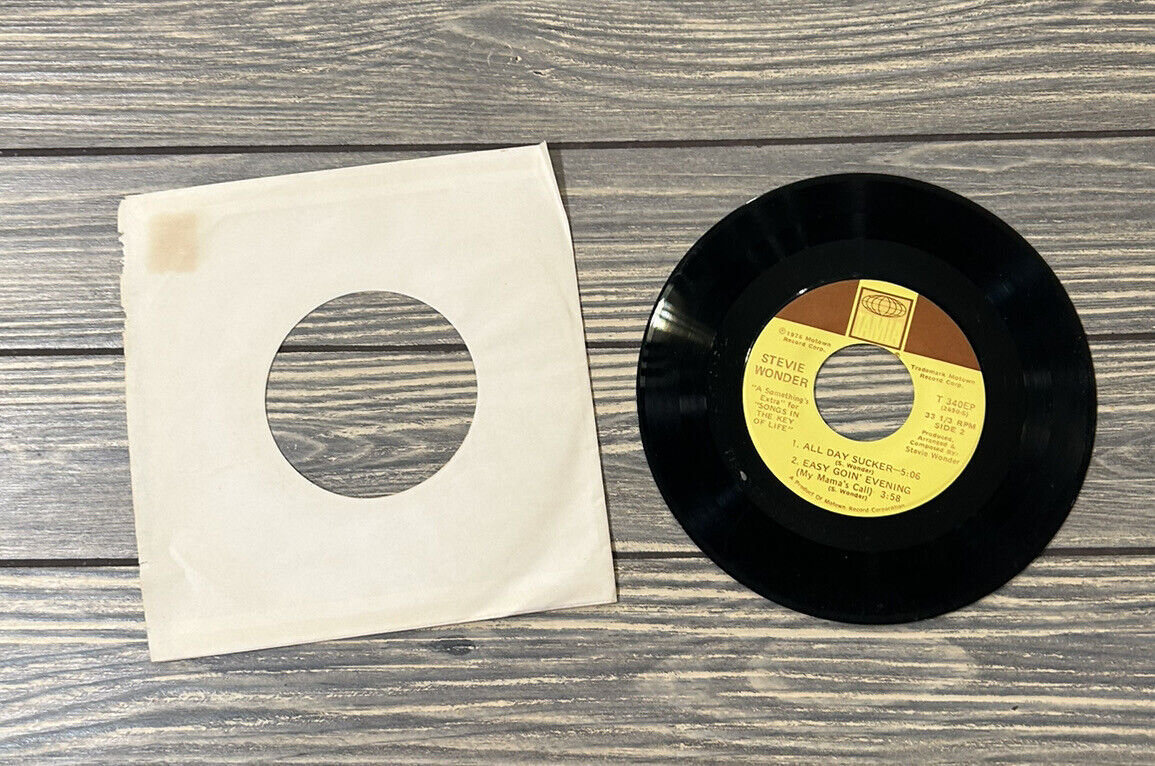 Vintage 1976 Stevie Wonder 33 1/3 RPM T-340EP Motown Record