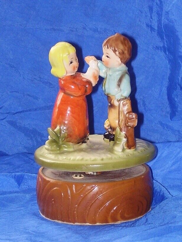 Vintage Musical Figurine Adorable Boy & Girl Made in Japan Lara\'s Theme Hummel 