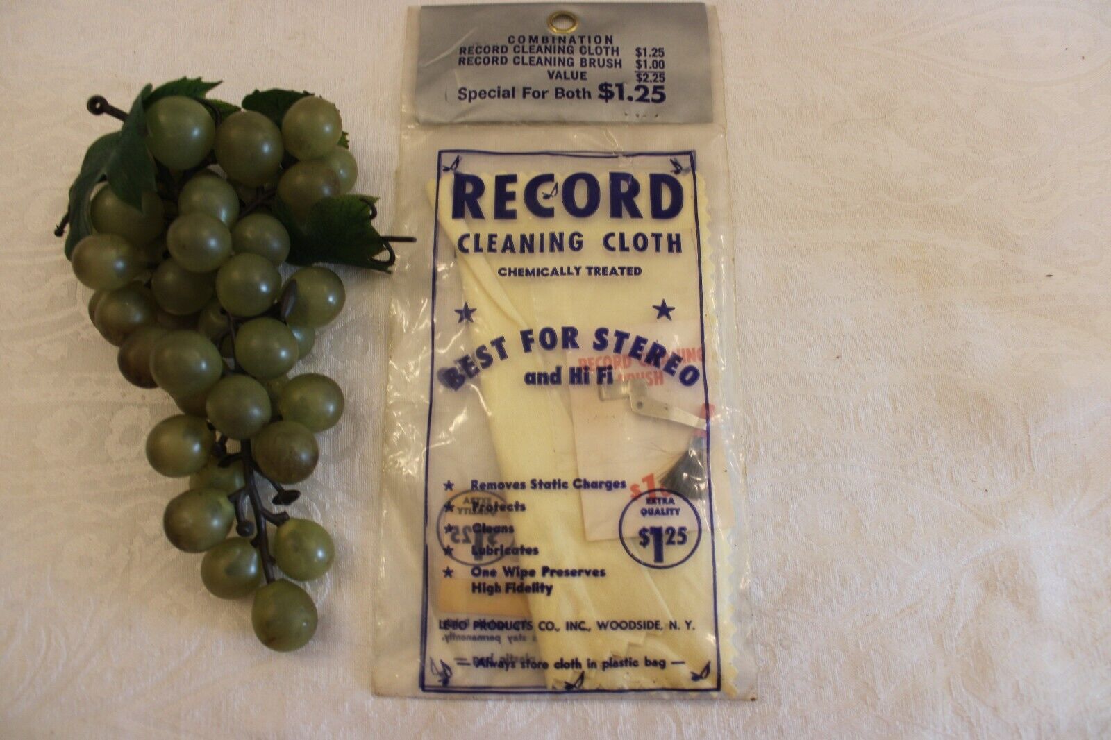 Vintage Le-Bo Hi-Fi vinyl Record Cleaning Cloth and Brush NEW IN PACKAGE