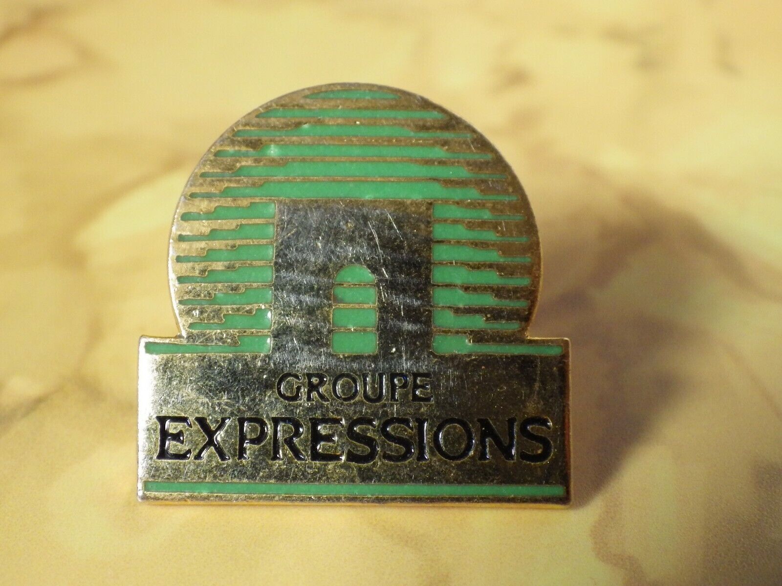 Pin\'s Vintage Lapel Collector Pins Advertising Group Expression Lot C017
