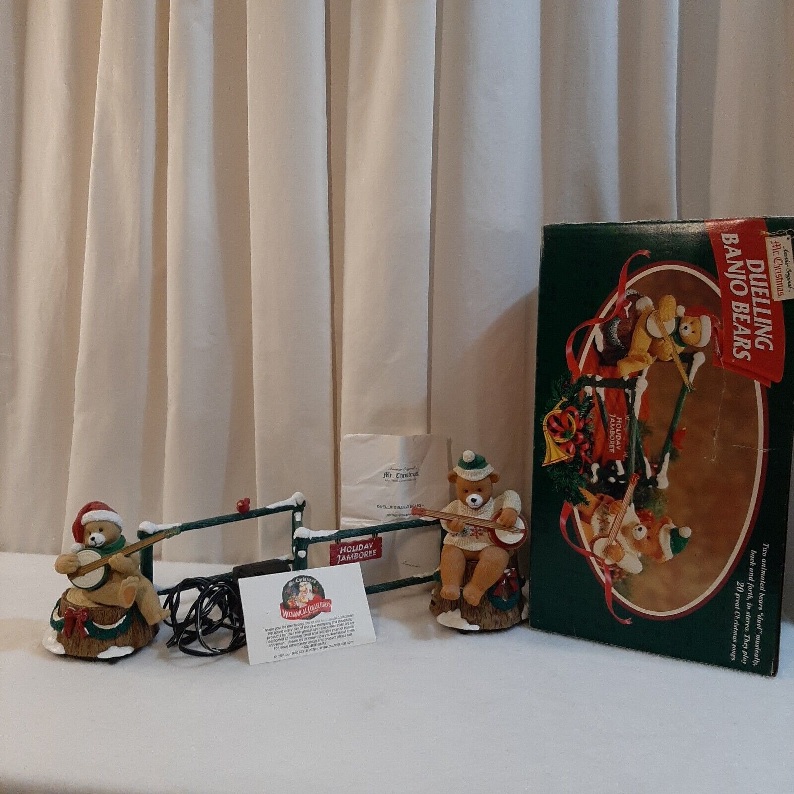 Mr. Christmas Animated Dueling Banjo Bears Plays 20 Holiday Songs with Box