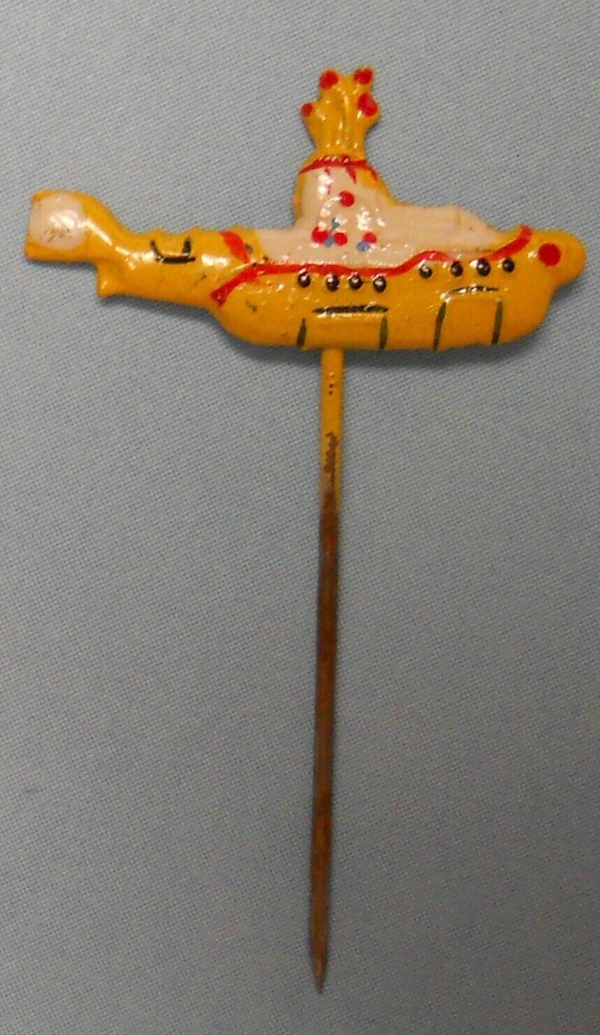 RARE Beatles Yellow Submarine stick pin 1969 Taiwan hand painted memorabilia