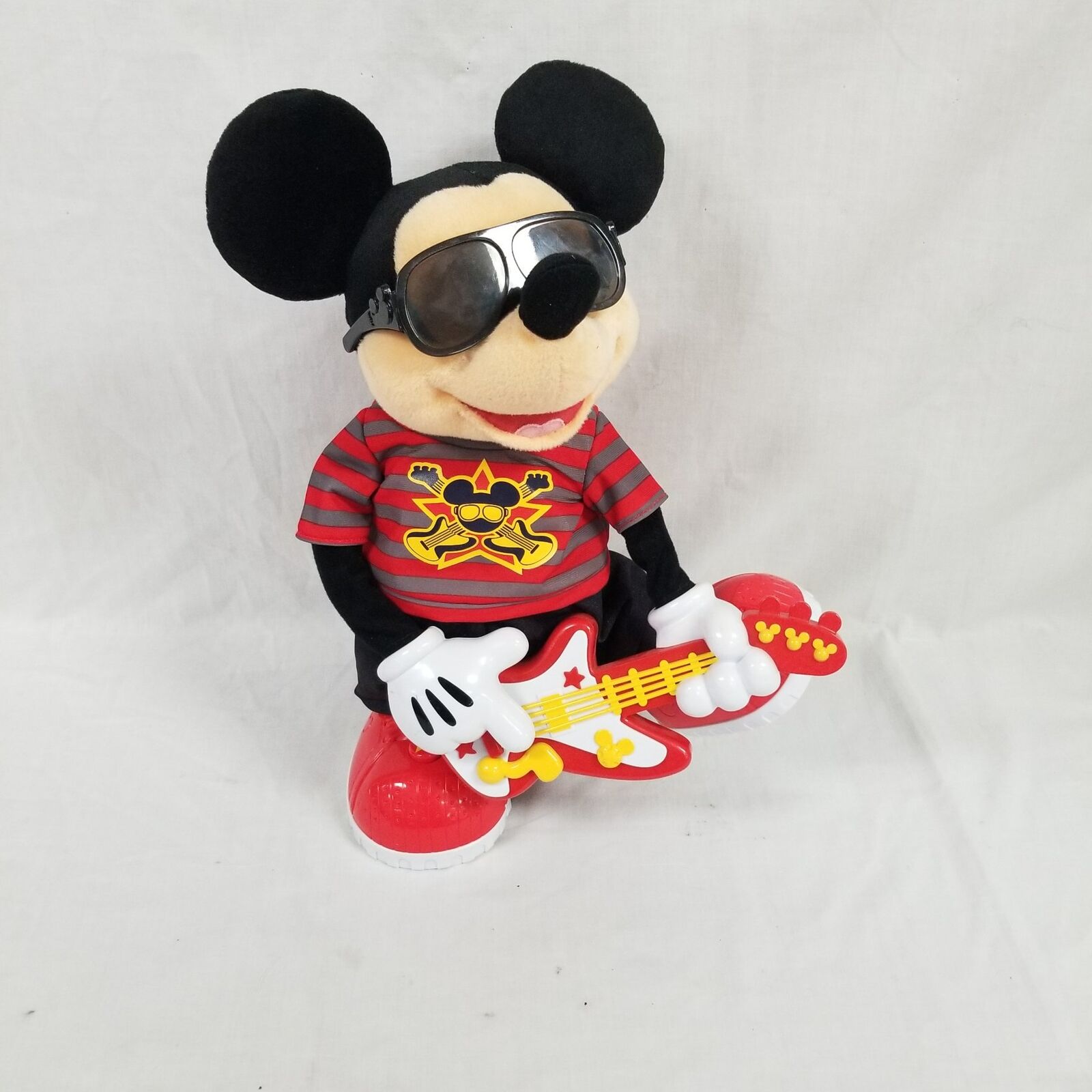 Mattel Disney 2010 Animatronic Guitar Playing Mickey Mouse (TESTED/WORKING)