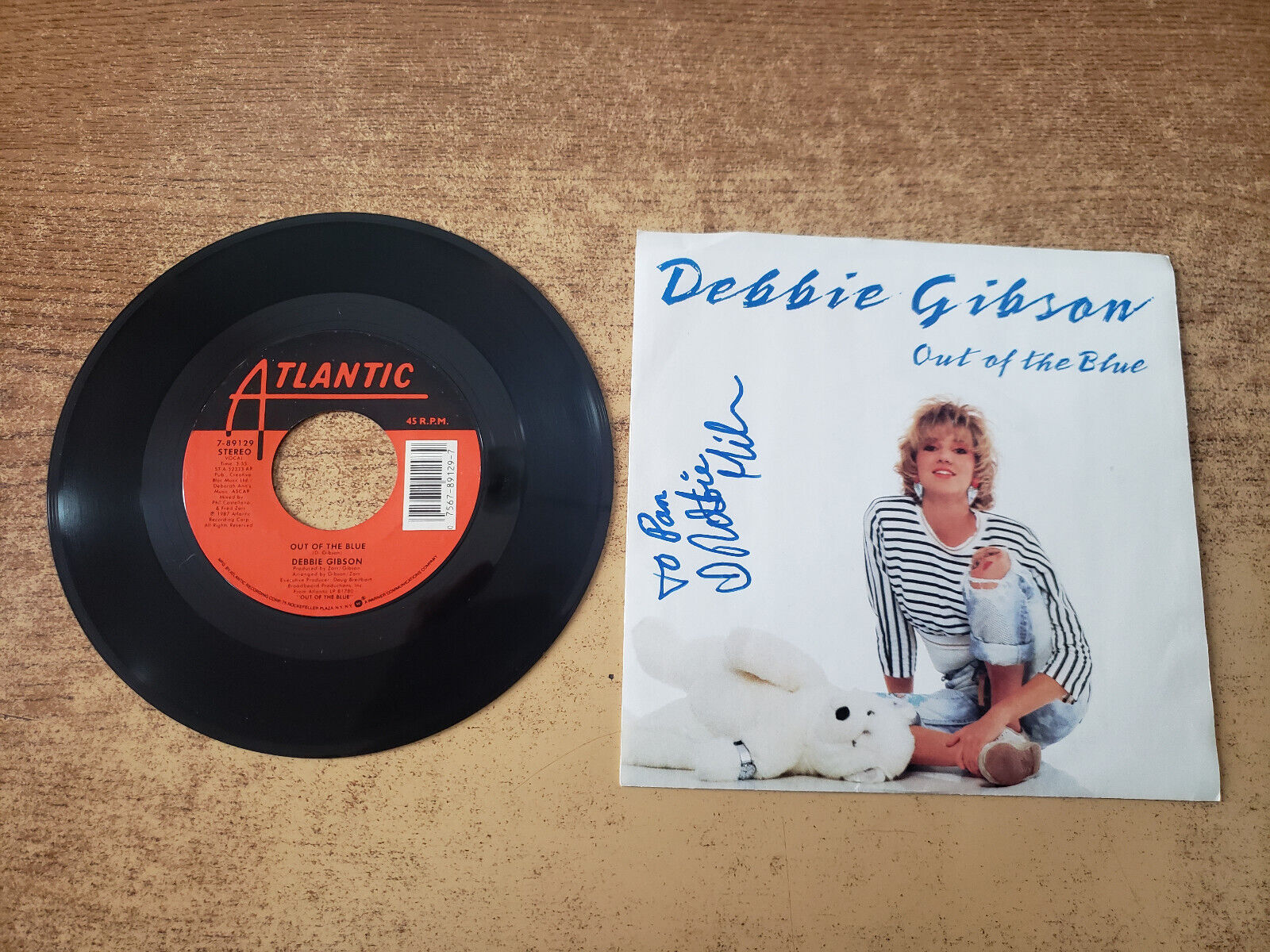 AUTOGRAPHED 1980s VG++ Debbie Gibson – Out Of The Blue 89129 45