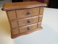 VINTAGE WOODEN MUSIC JEWELRY BOX PLAYS 