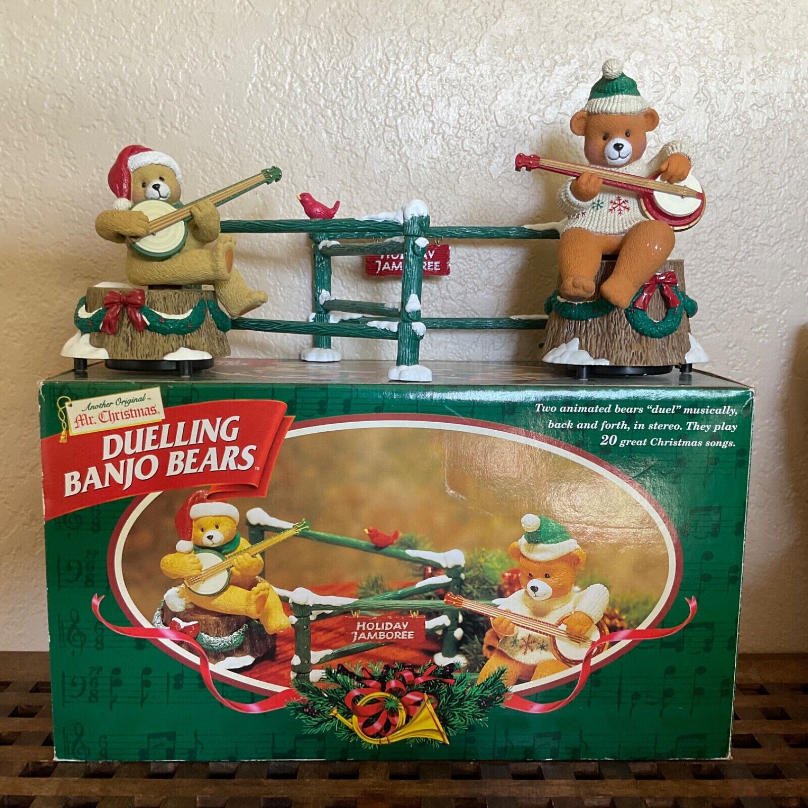 VTG Mr. Christmas Dueling Banjo Bears Animated 20 Christmas Songs + Box 1997