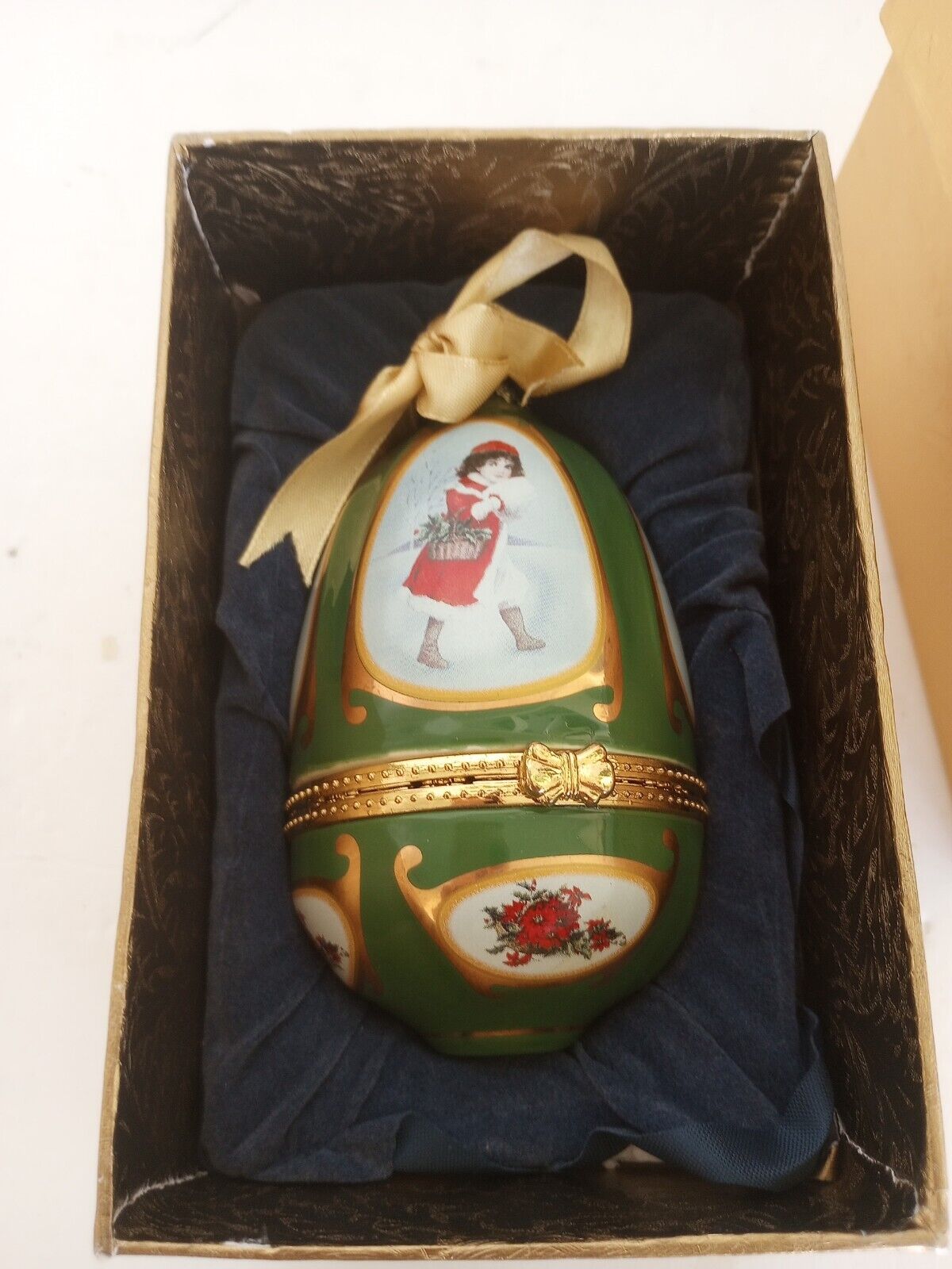 Vintage Christmas Porcelain Tree Ornament (Egg Shaped) Music Box