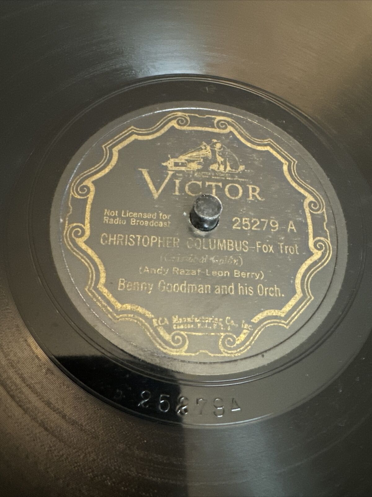 Victor 78 RPM Benny Goodman - Christopher Columbus 25279 V+