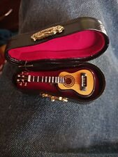 Quality vintage guitar pin picture