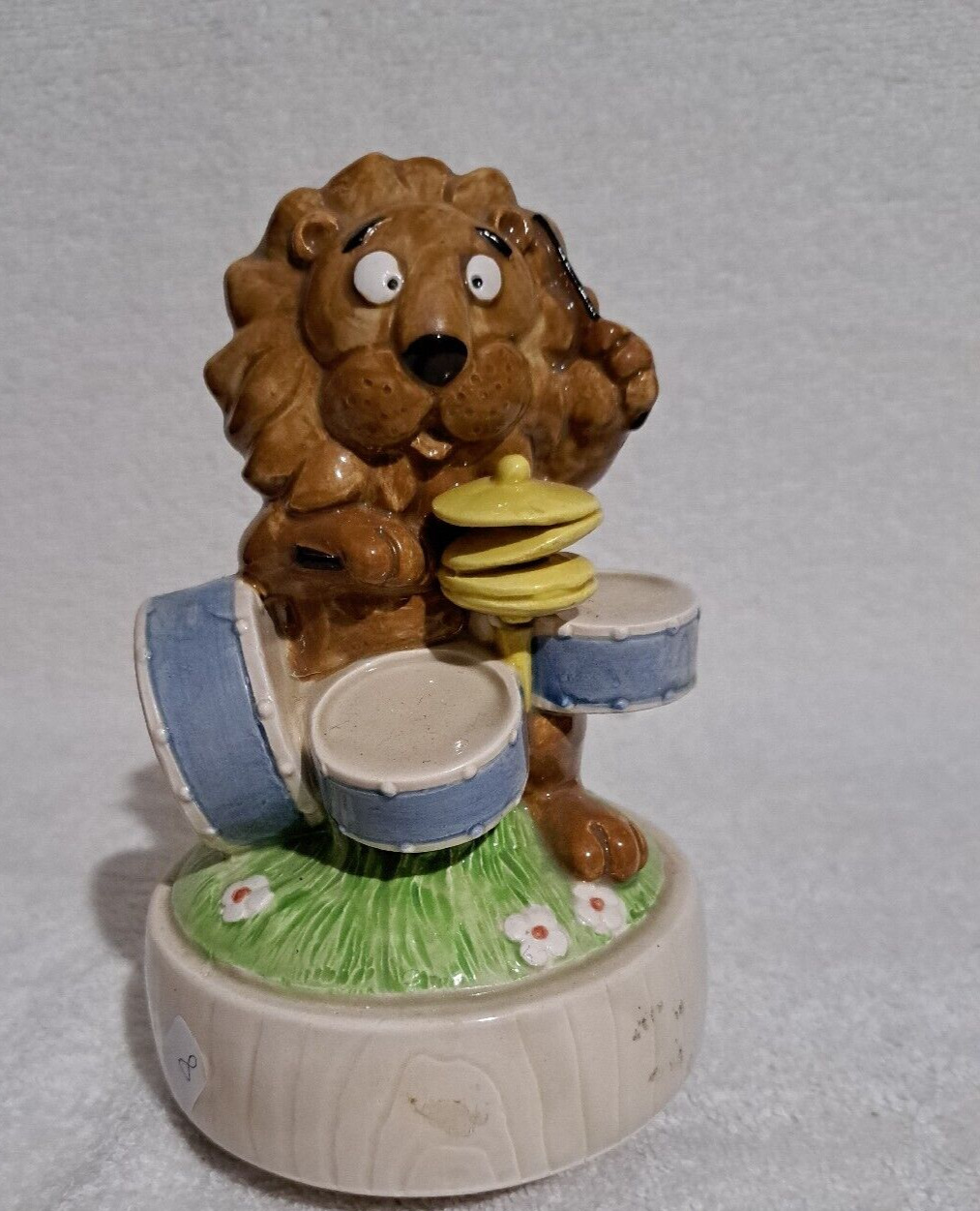 Wizard Of Oz Music Box Cowardly Lion on Drums Schmid Music Box No.165 Japan 7 IN