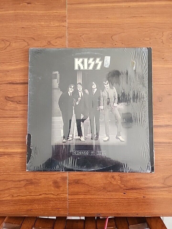 Kiss ~ Dressed to Kill - CASABLANCA 1975 Vinyl Album 