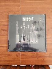 Kiss ~ Dressed to Kill - CASABLANCA 1975 Vinyl Album  picture