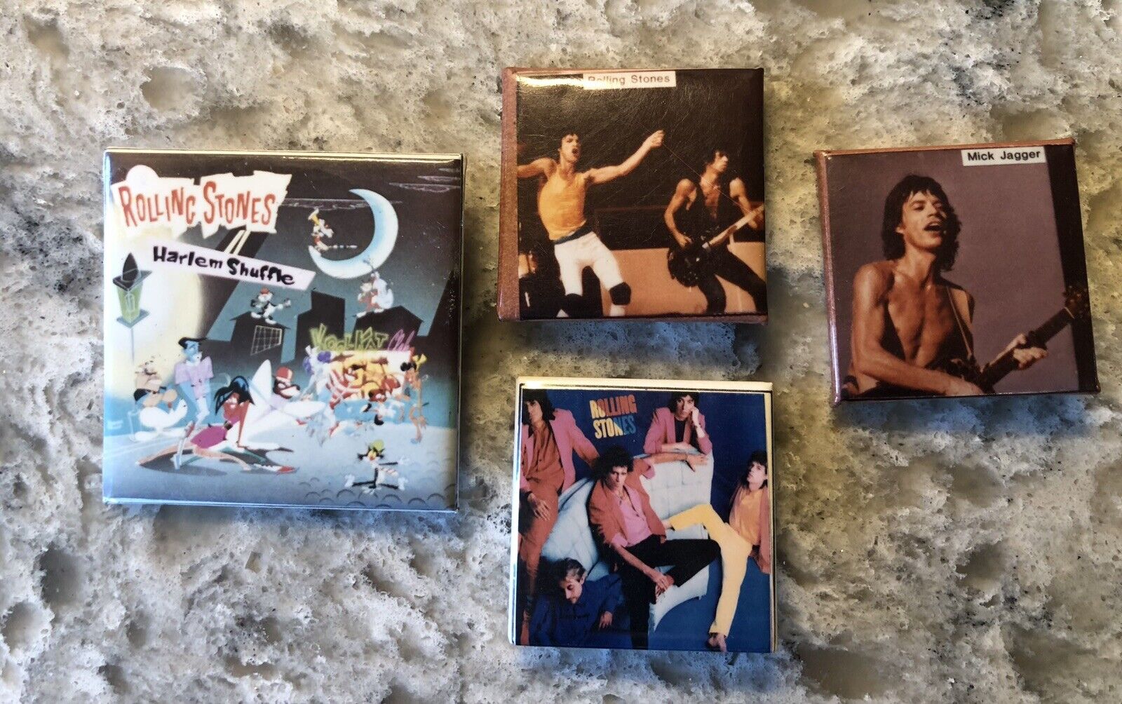 ROLLING STONES  PINBACK LOT 4 PINS BUTTONS 1980s Shirtless Mick Dirty Work VTG