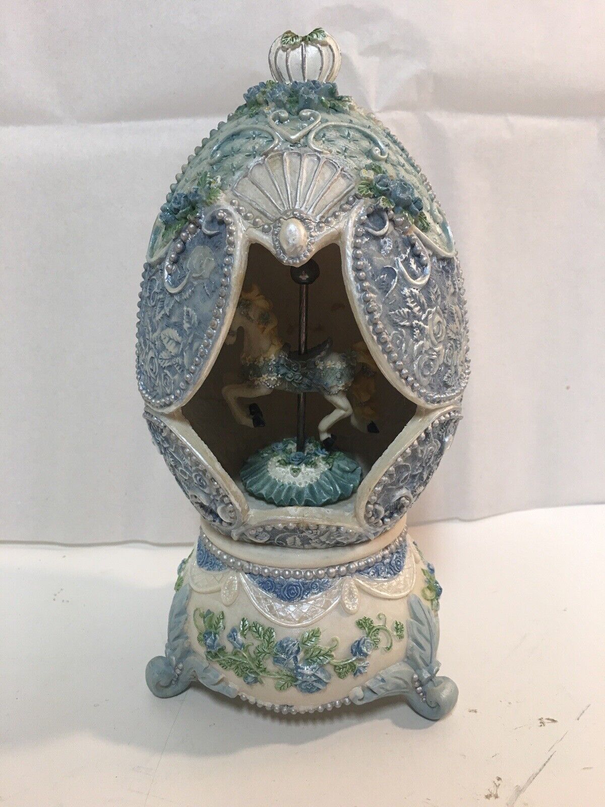 Vintage Musical Egg Shaped Sculpture Classic Treasures Music Box Works 7.5” Tall