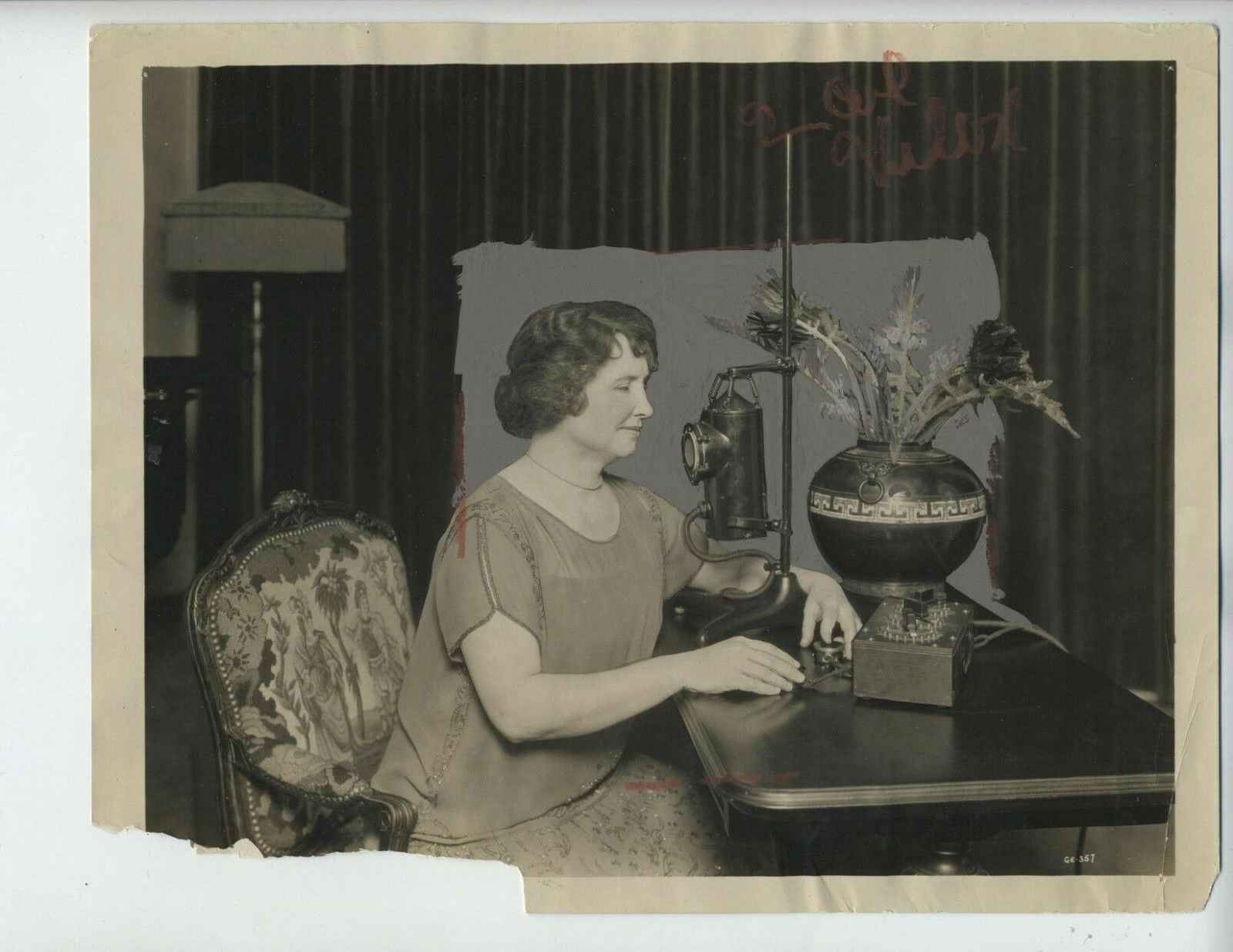 1925 ORIGINAL HELEN KELLER DEAF BLIND PHOTO VINTAGE FEELING MUSIC