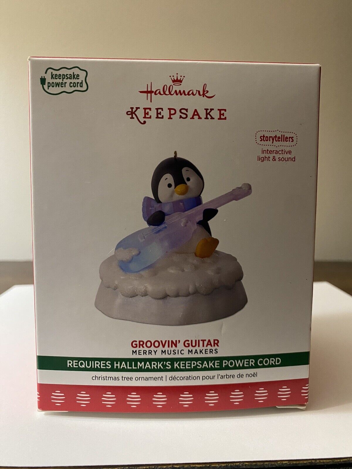 2017 Hallmark Groovin\' Guitar Penguin Merry Music Makers Christmas Ornament