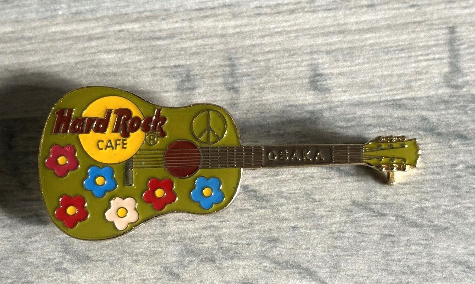 HARD ROCK CAFE OSAKA 2001 PEACE GUITAR Pin Brooch Japan