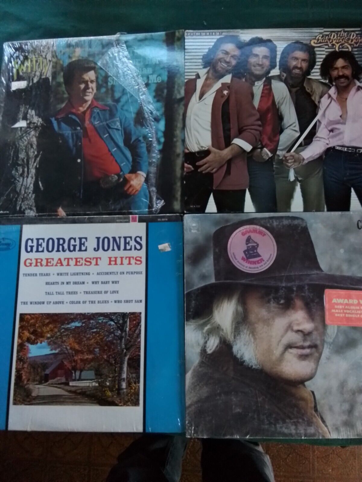 FOUR VINTAGE COUNTRY GREATS VINYL RECORD ALBUMS