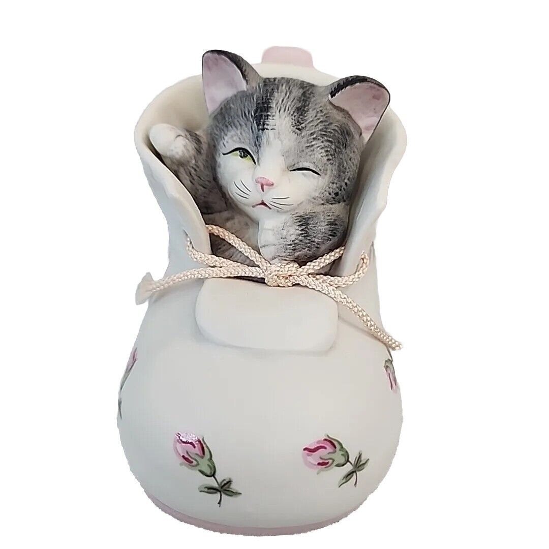 Vintage Mann Cat Music Box Shoe Kitten Boot Sleeping Baby Ceramic Rotating Japan
