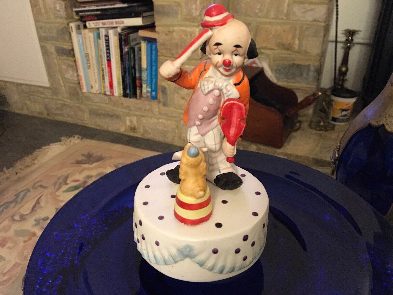 VINTAGE LOVE STORY clown Violin with dog busking MUSIC BOX china HAND PAINTED