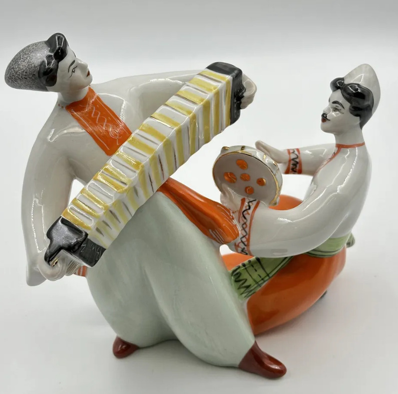 Porcelain Statue Playing Music Vintage 1982 Ussr Marked Painted Multi-Color 720g
