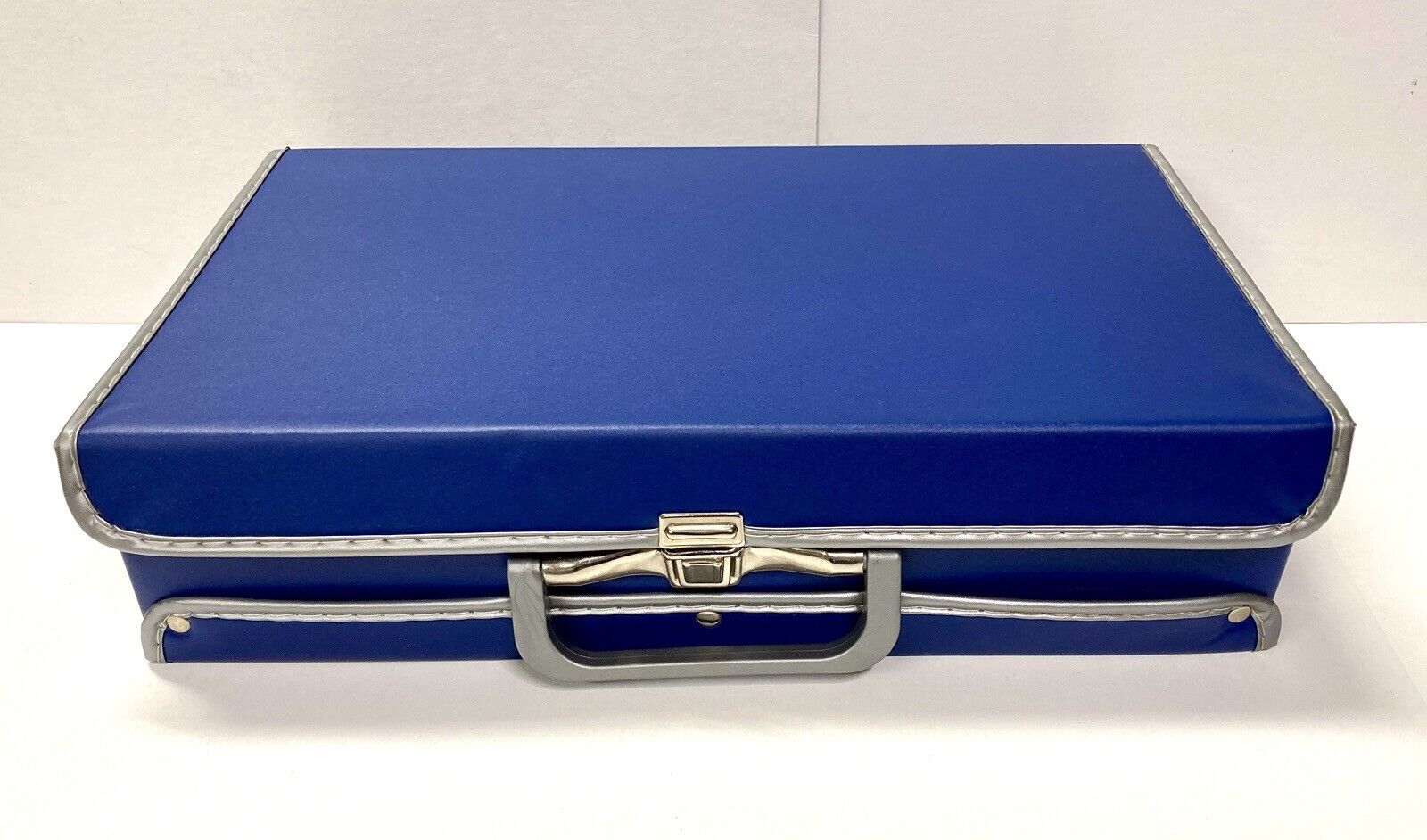 Vintage Blue 24 Count Cassette Tape Carry Case Briefcase Snap Lock SERVICE MFG